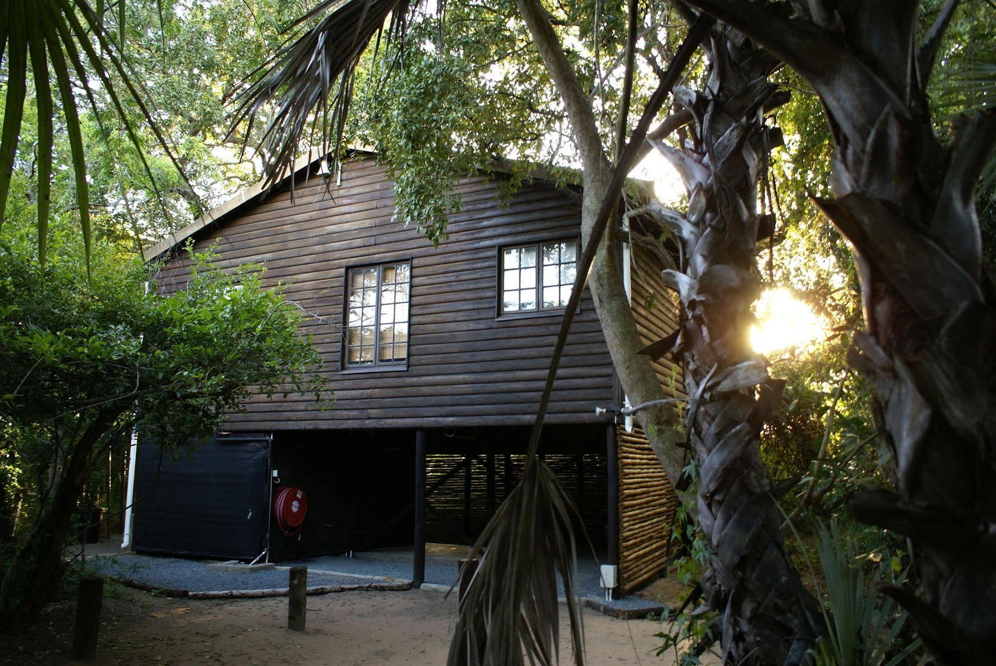 Isinkwe Backpackers Bushcamp Hotel Hluhluwe Exterior photo