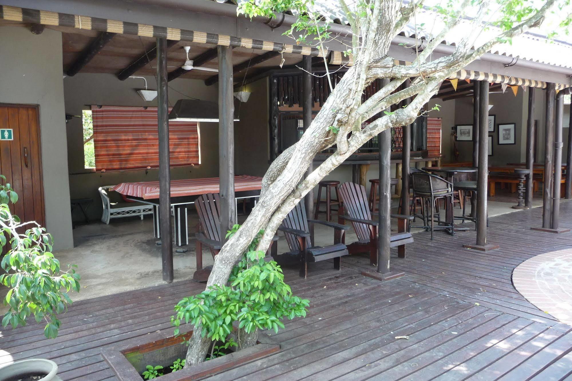 Isinkwe Backpackers Bushcamp Hotel Hluhluwe Exterior photo