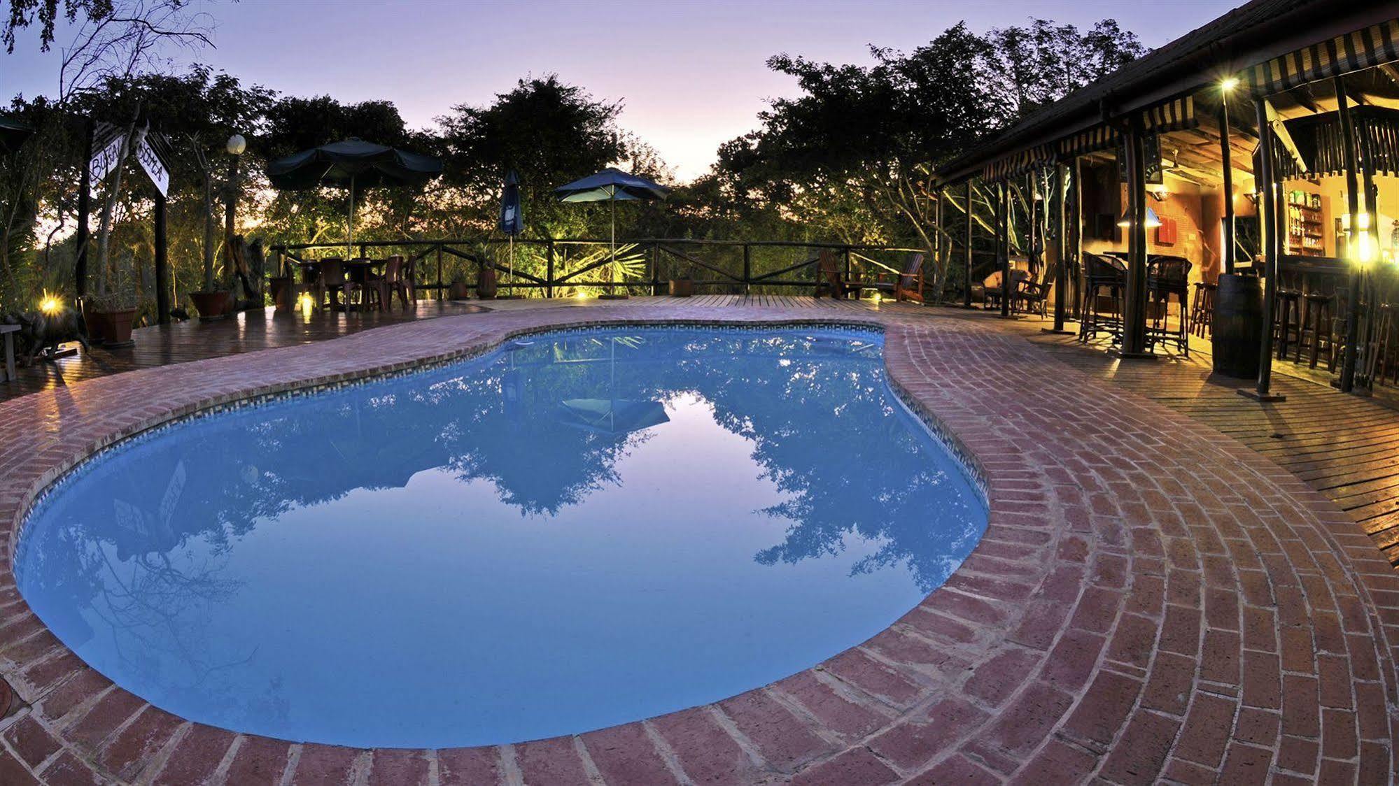 Isinkwe Backpackers Bushcamp Hotel Hluhluwe Exterior photo
